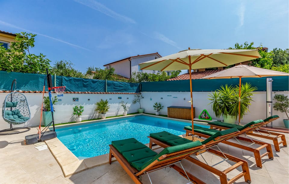 pool