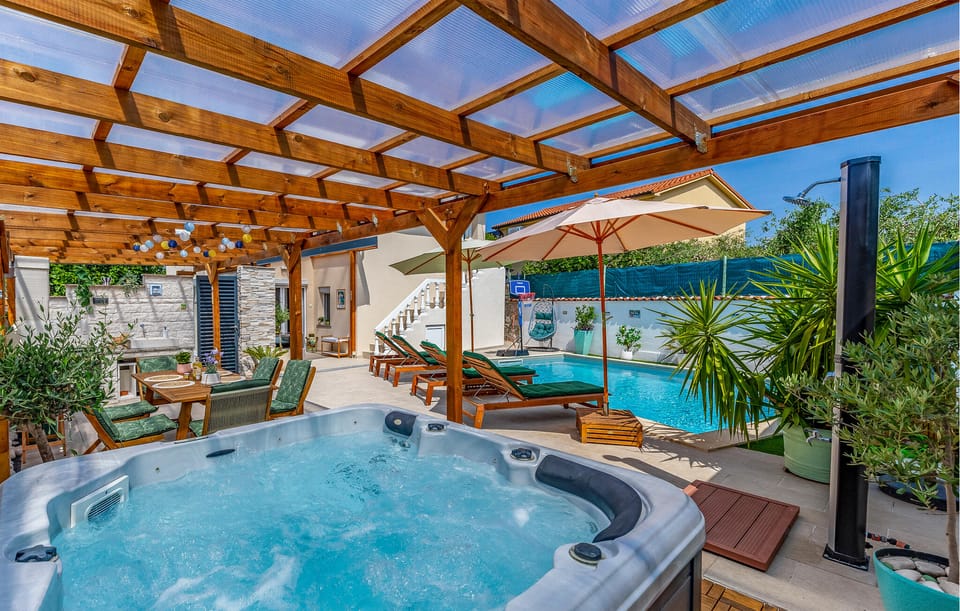 pool