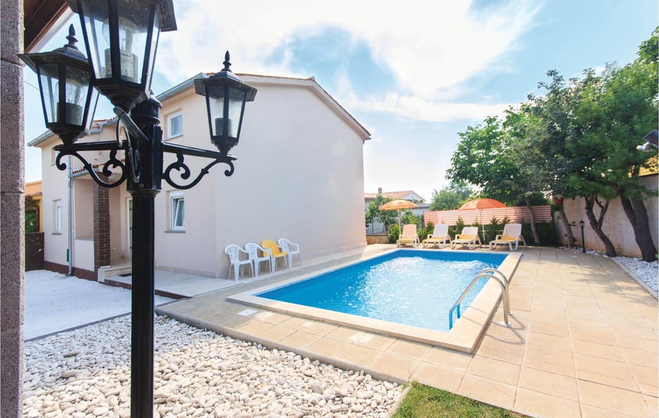 pool