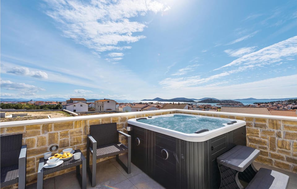 hot-tub