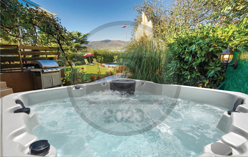 hot-tub