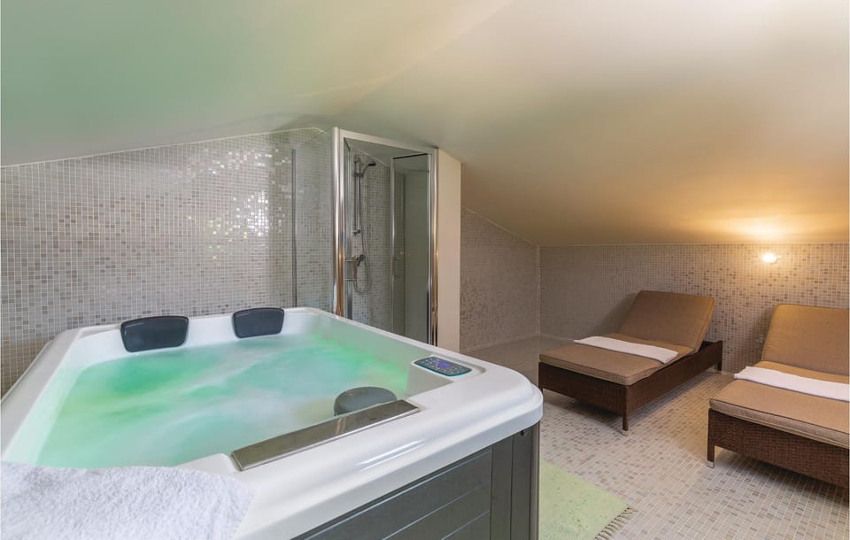 hot-tub