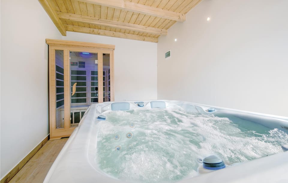 hot-tub