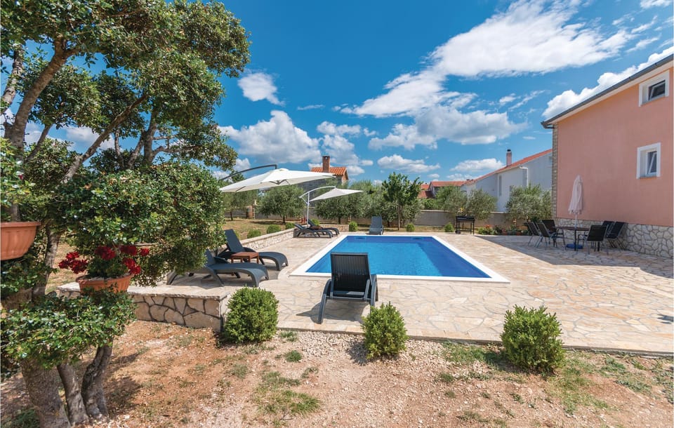 pool