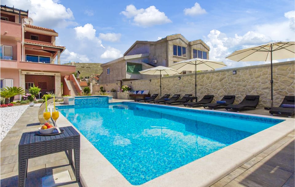 pool