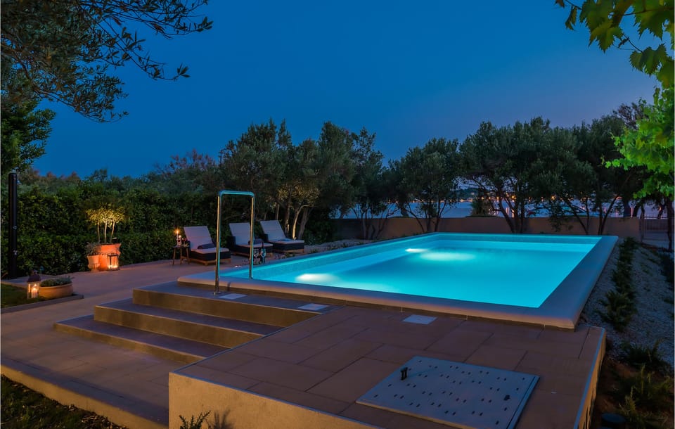 pool