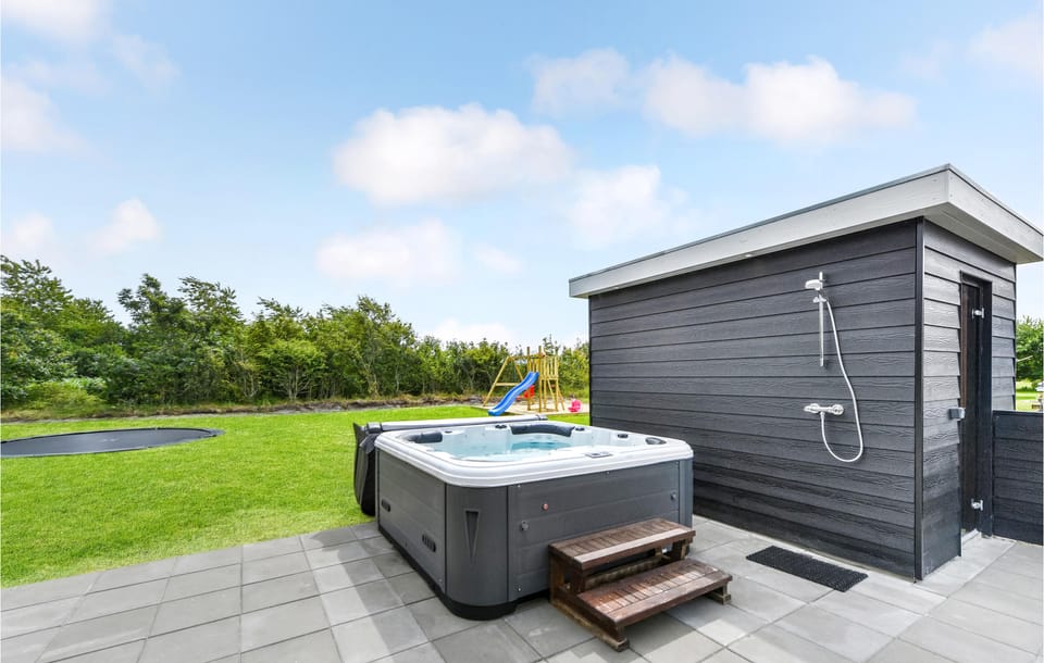 hot-tub