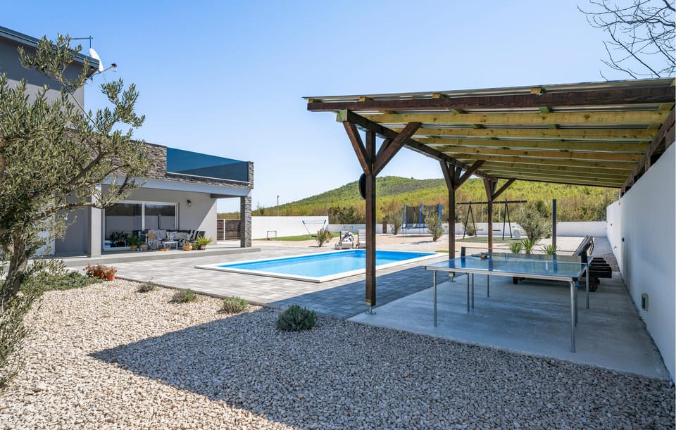 pool