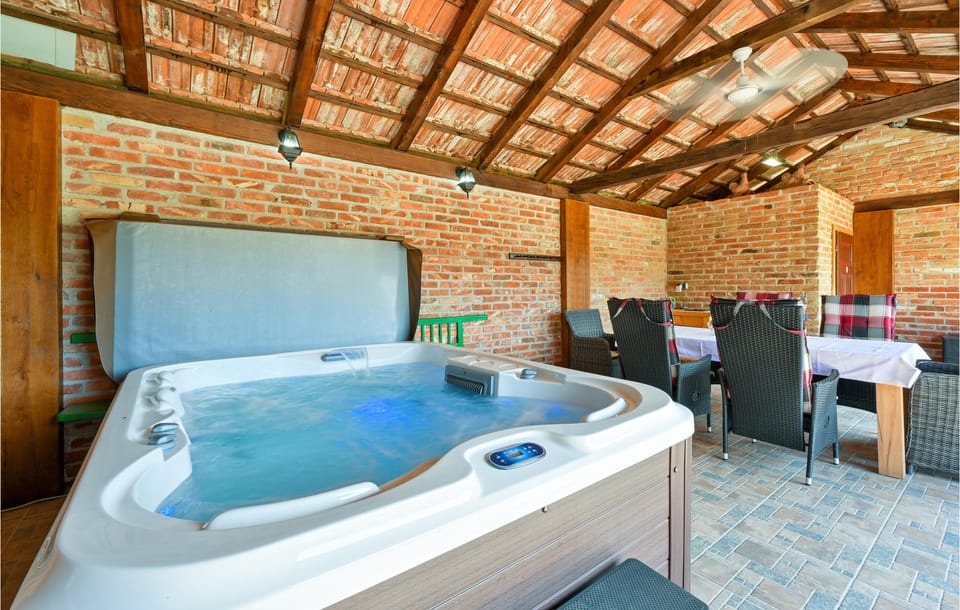 hot-tub