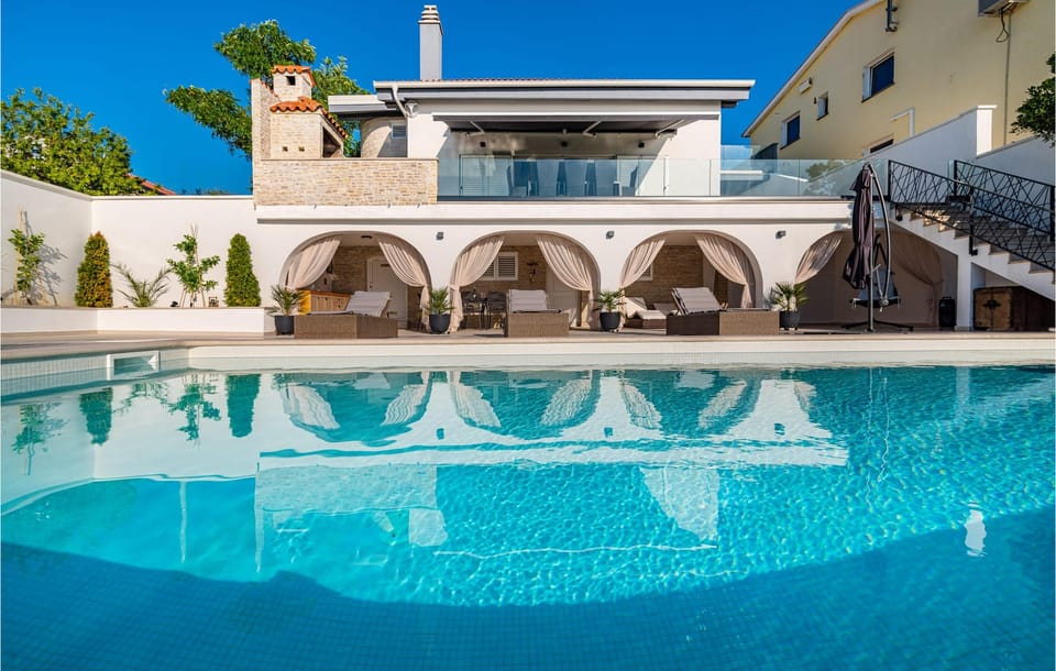 pool