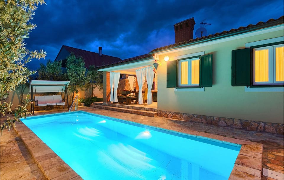 pool