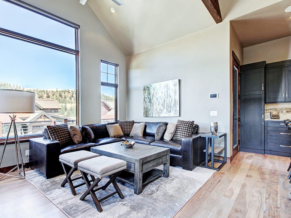Living Area - Slopeview Chalet - Breckenridge Vacation Rental