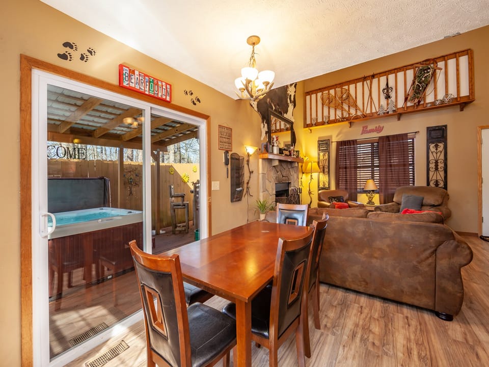 Dining Room/ Living Room Area