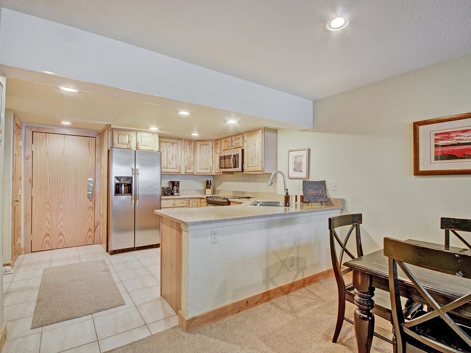 Beautiful Ski-In Ski-Out Condo, Great Location - CM244 Apartment in Copper Mountain
