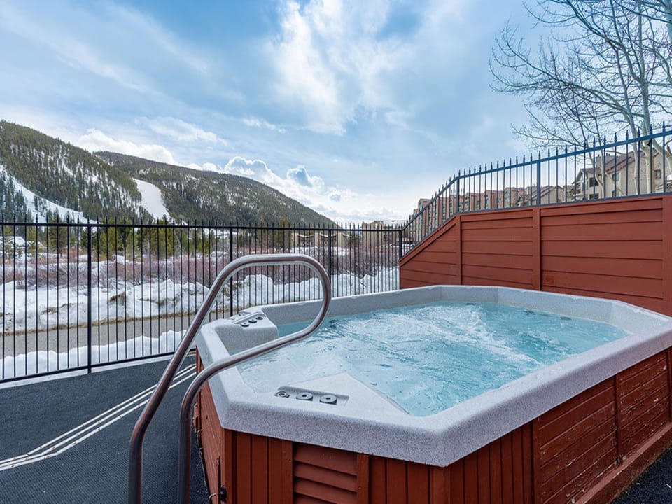 Tub