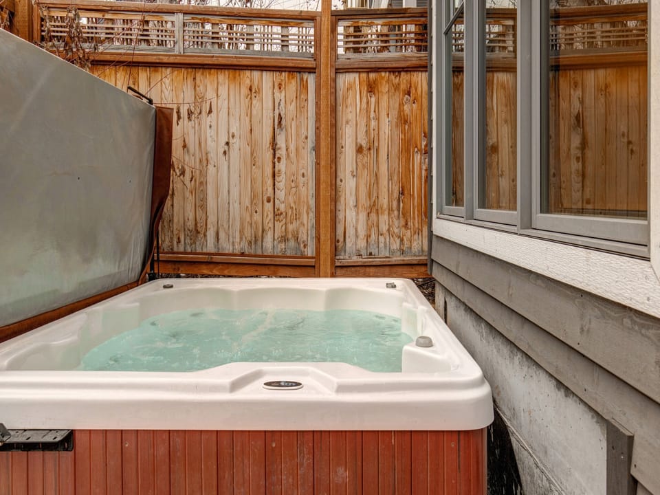 Tub
