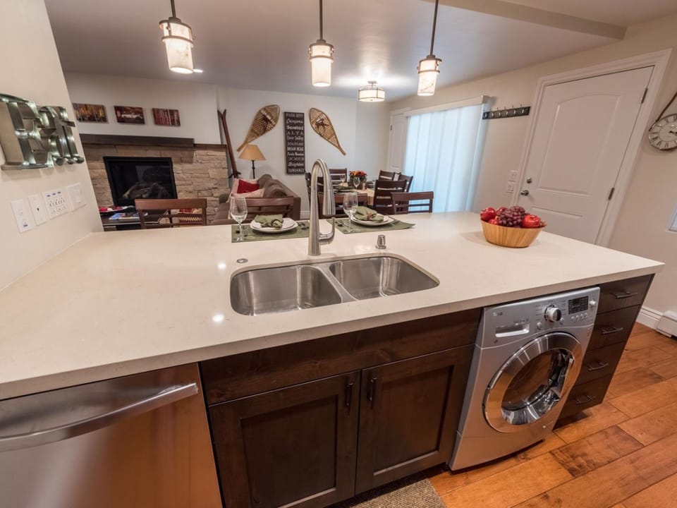 Prime Location EdelWeiss Luxury Condo Apartment in Park City