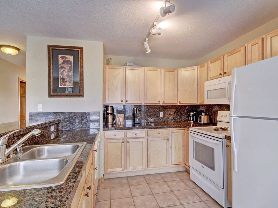 522 Watch Hill Apartment in Wildernest