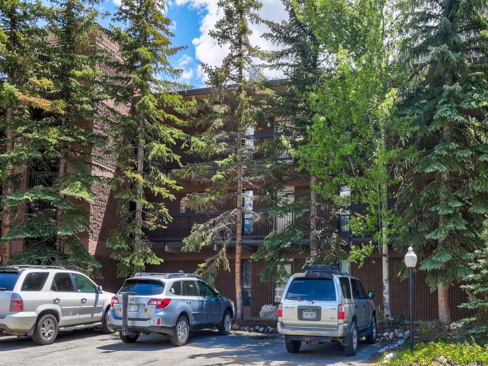 Ten Mile Island Exterior