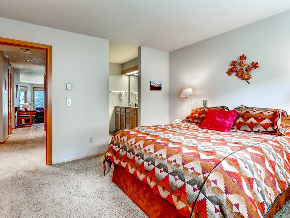 Spacious 2Br Condo in Sleeps up to 6. Townhouse in Keystone