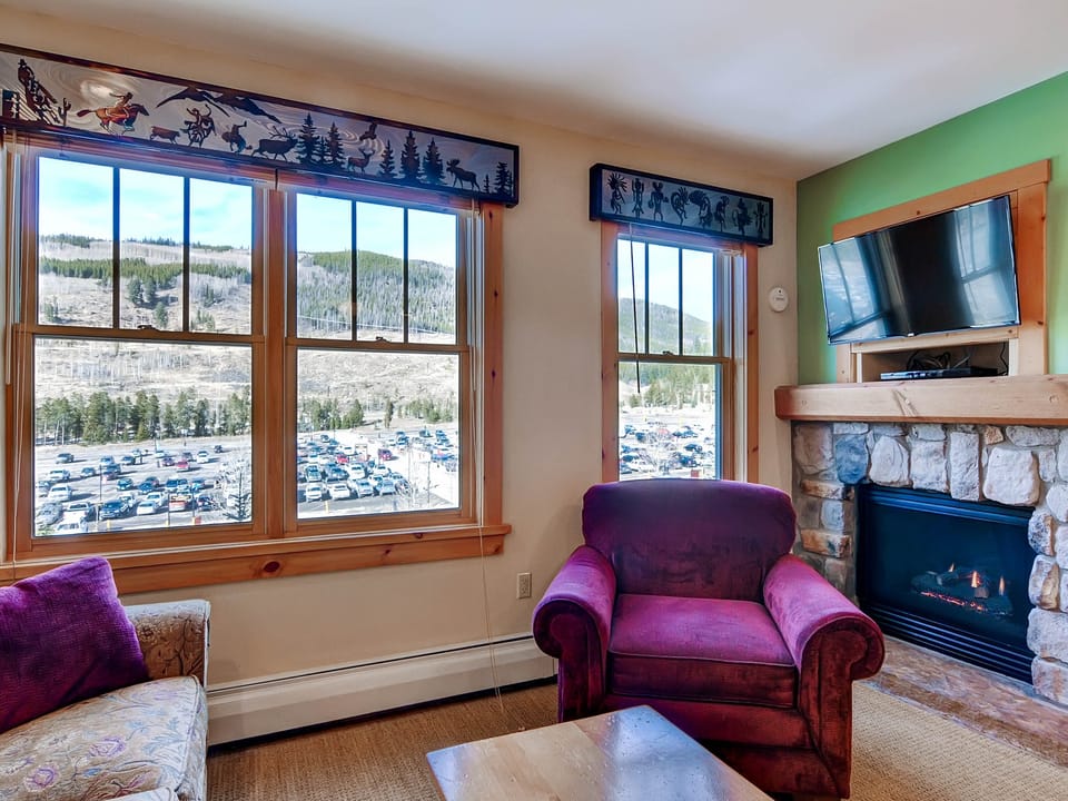 Sleeps 4~Walk to the Slopes~No cleaning Fees Apartment in Keystone