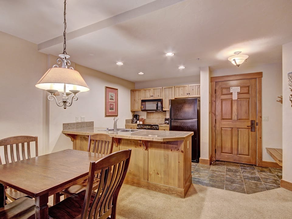 Ski-in 1Br Retreat Steps to Gondola + Main St, Sleeps 4 Apartment in Breckenridge