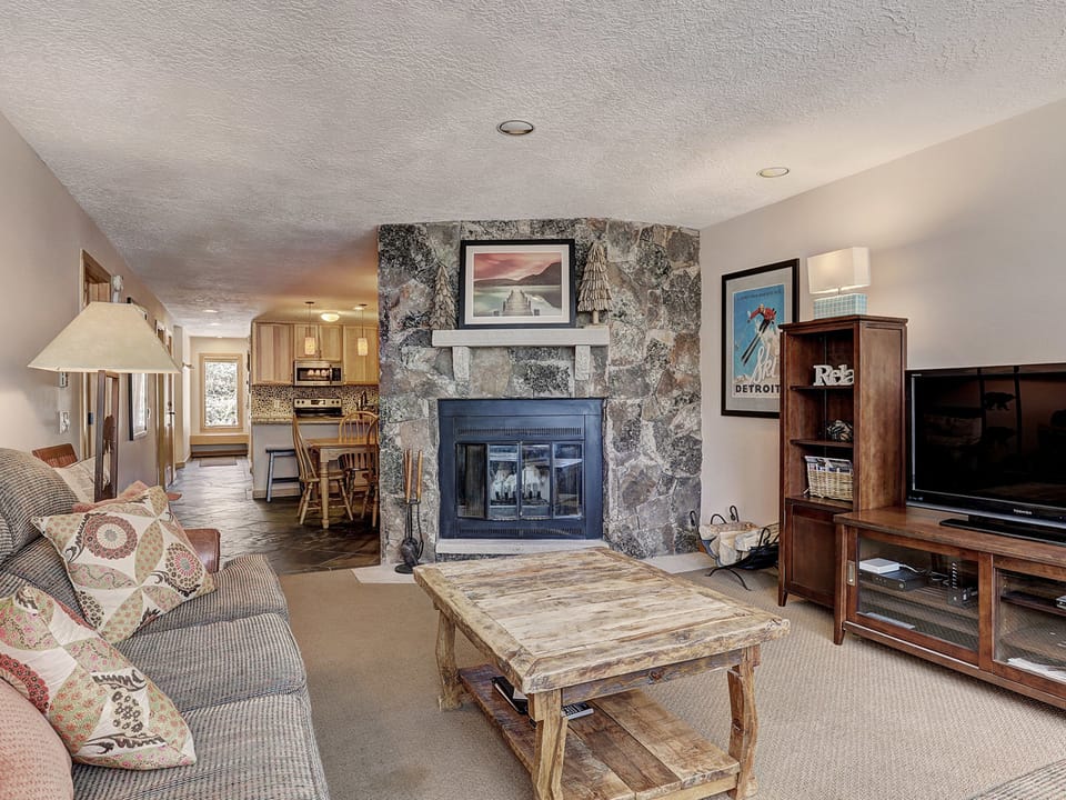 2065 The Pines Apartment in Keystone