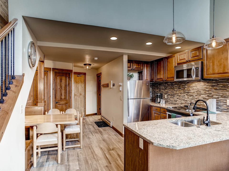 Nicest 1Br Condo in Lakeside Village! Kids Ski Free Apartment in Keystone