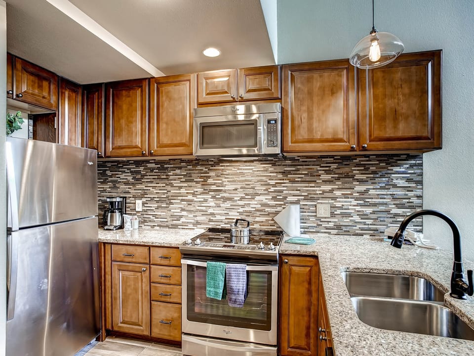Nicest 1Br Condo in Lakeside Village! Kids Ski Free Apartment in Keystone