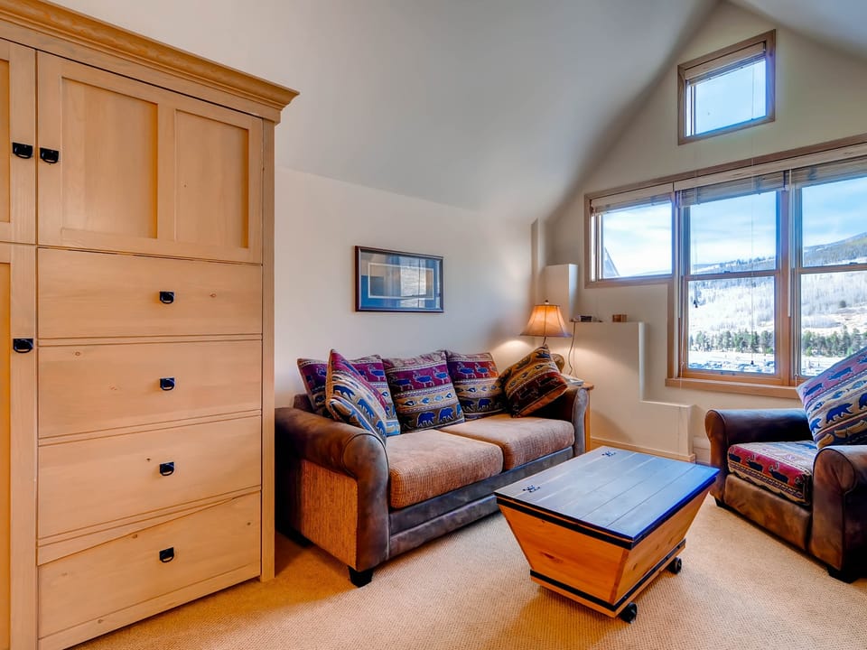 Studio condo w/full kitchen Walk to the slopes Kids Ski Free Apartment in Keystone