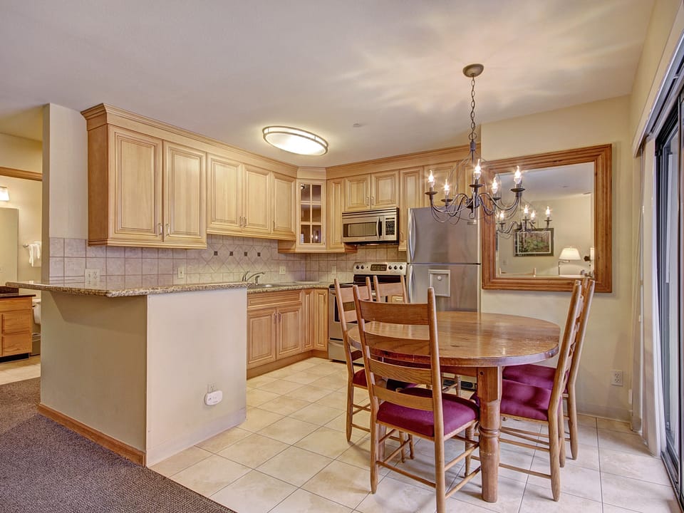 Quaint Studio in Heart of Breck Steps to Snowy Fun Apartment in Breckenridge