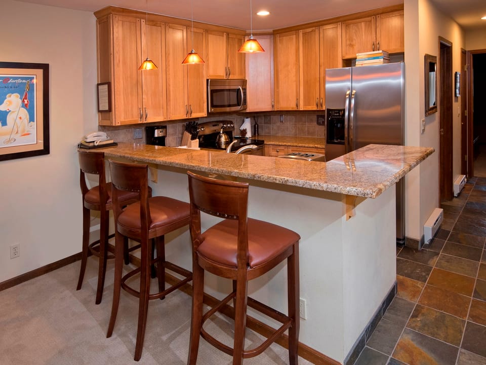 Spacious 1BR Condo - Across from Gondola+Beaver Creek View Apartment in Avon