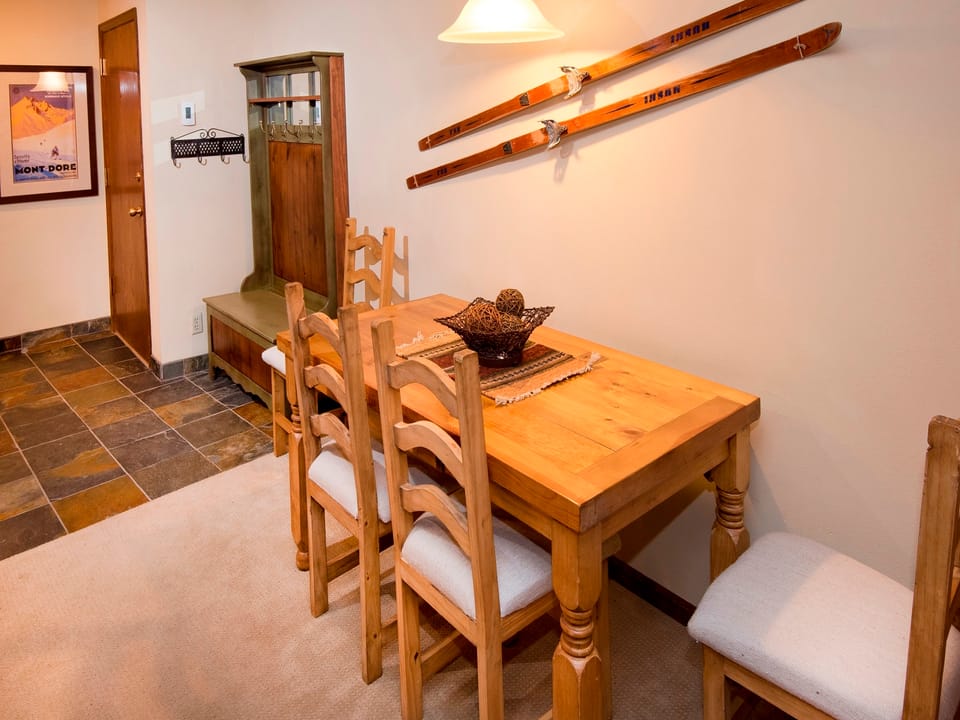 Spacious 1BR Condo - Across from Gondola+Beaver Creek View Apartment in Avon