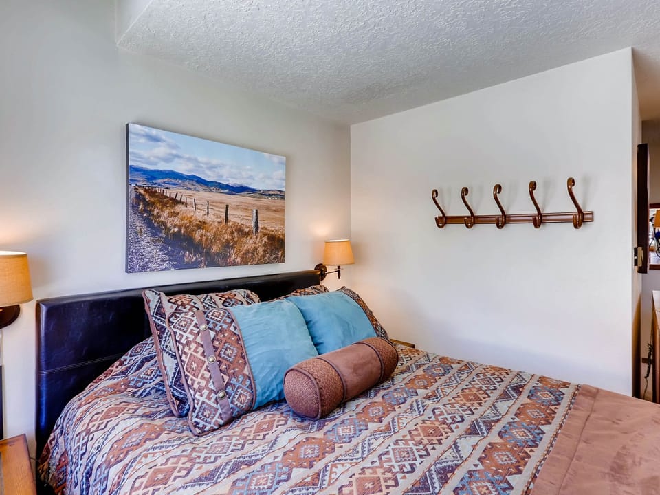 Price Conscious Studio Condo ~ Lenawee 1747 ~ Kids Ski Free! Apartment in Keystone