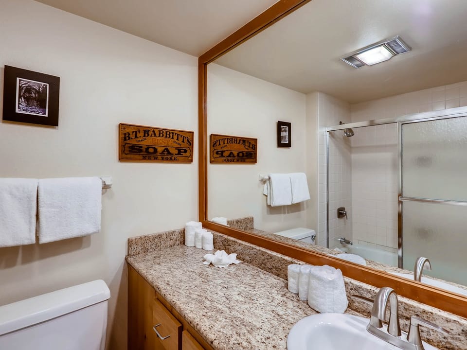 Price Conscious Studio Condo ~ Lenawee 1747 ~ Kids Ski Free! Apartment in Keystone