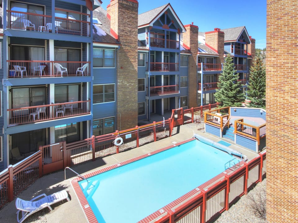Luminous 2Br 2Ba - Steps to Snowy Fun & Main St Apartment in Breckenridge