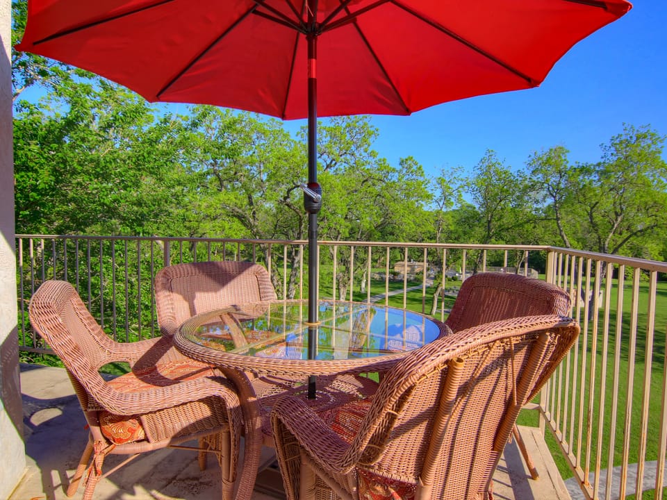 WW D301302 Chateau on The River Apartment in New Braunfels