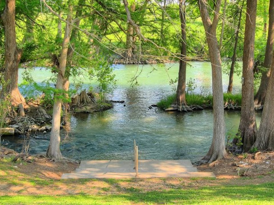 WW D302 Chateau Relaxeau Apartment in New Braunfels