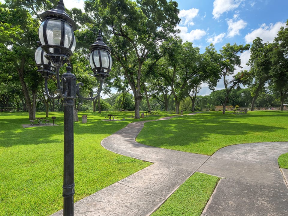 WW i203 Guadalupe River Nut House Apartment in New Braunfels