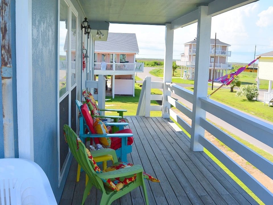 Kokomo Jo's Shade Deck