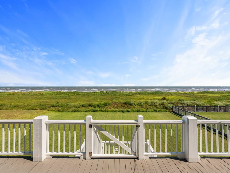 The Ritz of Crystal Beach House in Texas City