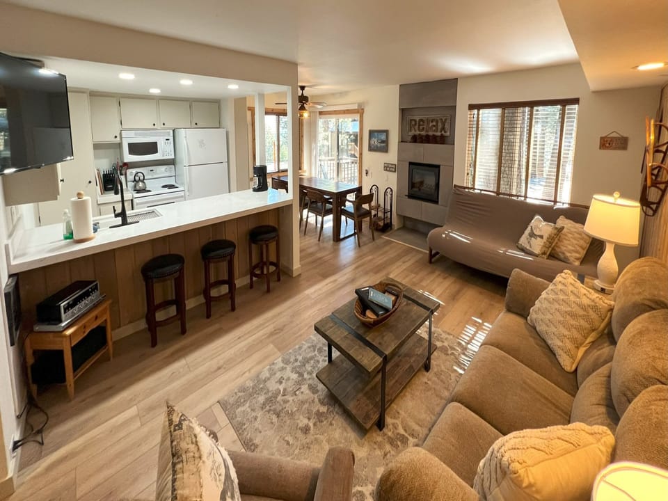 Livingroom Pic4