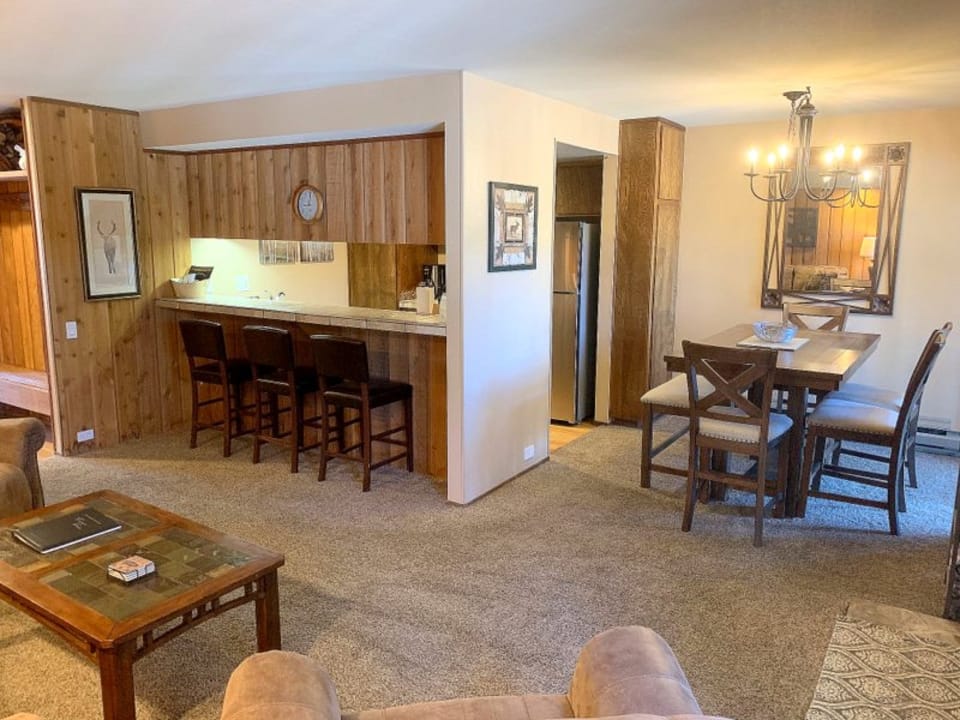 Dining area and bar