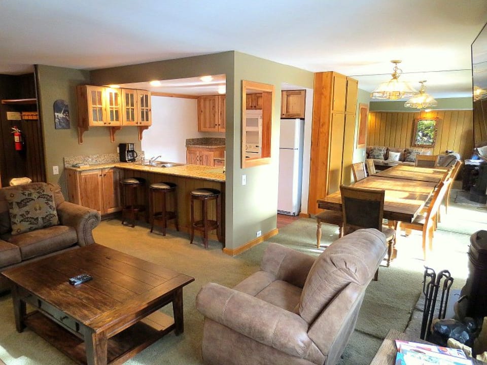 Bar and dining area