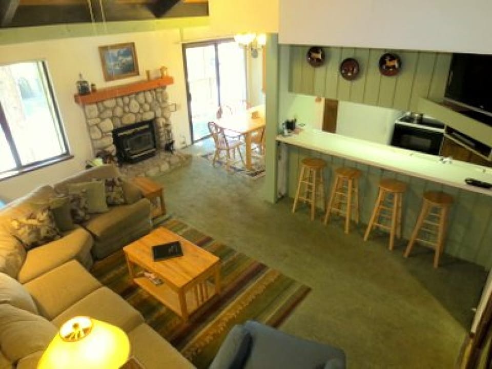 Livingroom Pic2