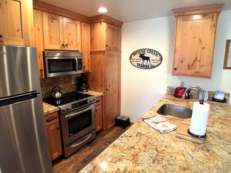 Kitchen pic 2