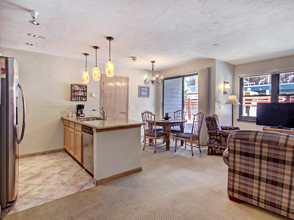 Warm , Inviting 1Br Winter Escape-Perfectly located Downtown Apartment in Breckenridge