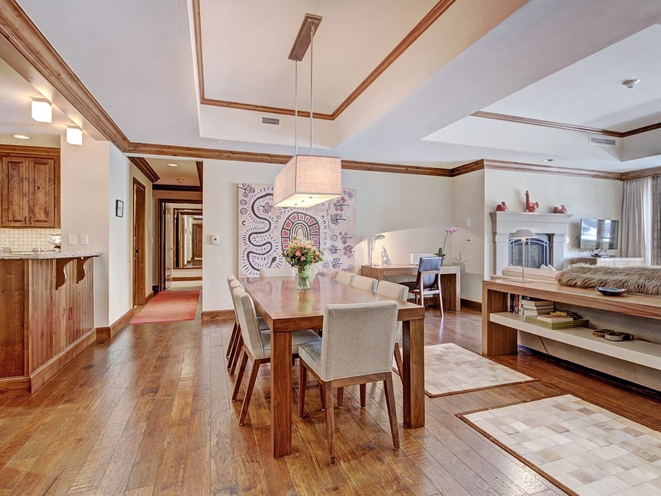 3 BR Luxury Ritz-Carlton Condo w/ Mountain Views Save 20% on 7+ Nights! Apartment in Vail