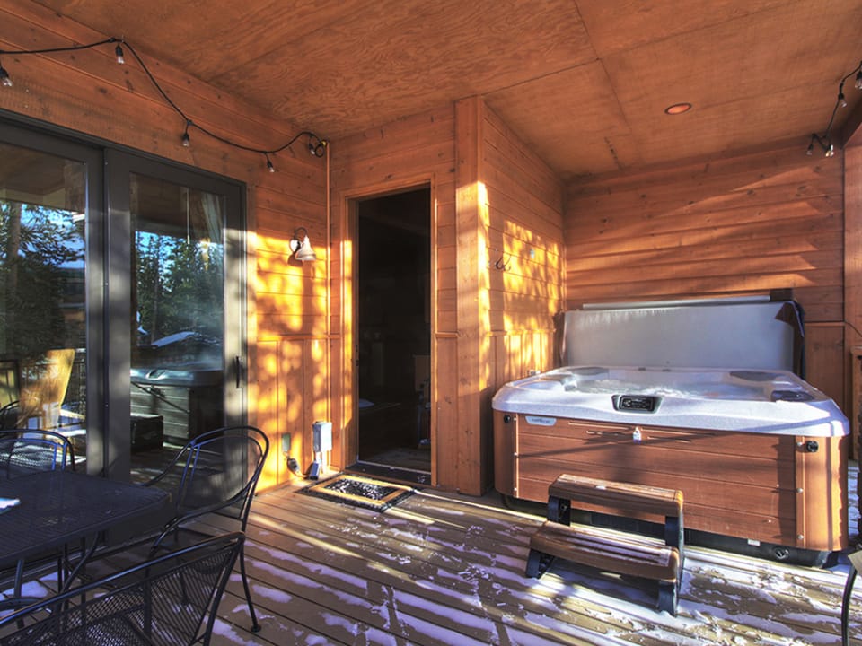 Hot Tub - Lofty Fox Villa - Breckenridge Vacation Rental
