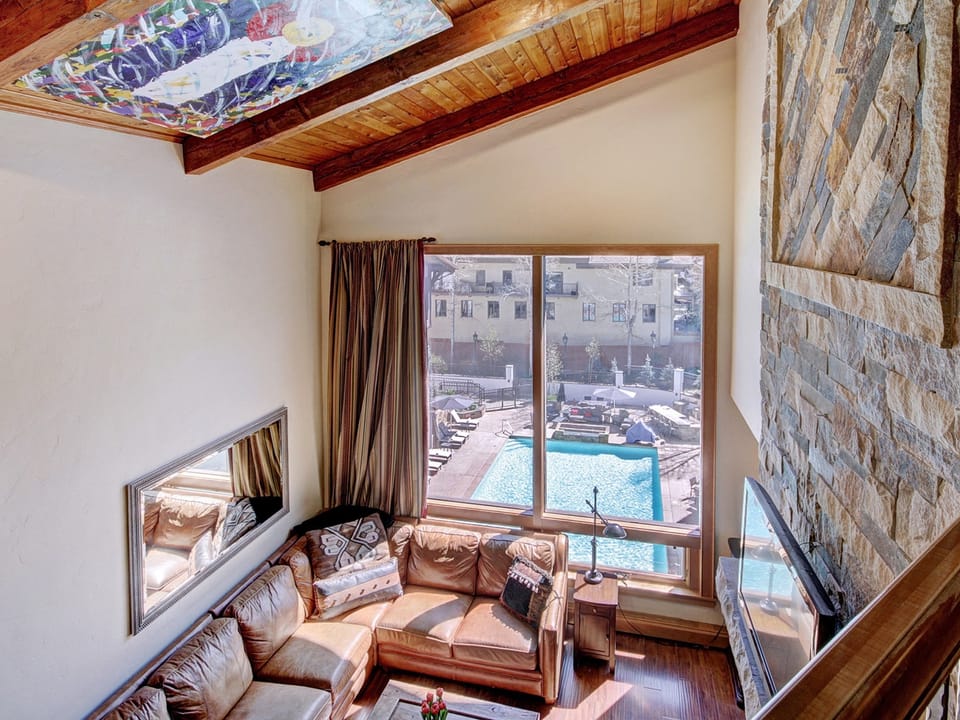 2 BR Condo at The Lodge at Vail View of Gore Range Save 20% on 7+ Nights! Apartment in Vail